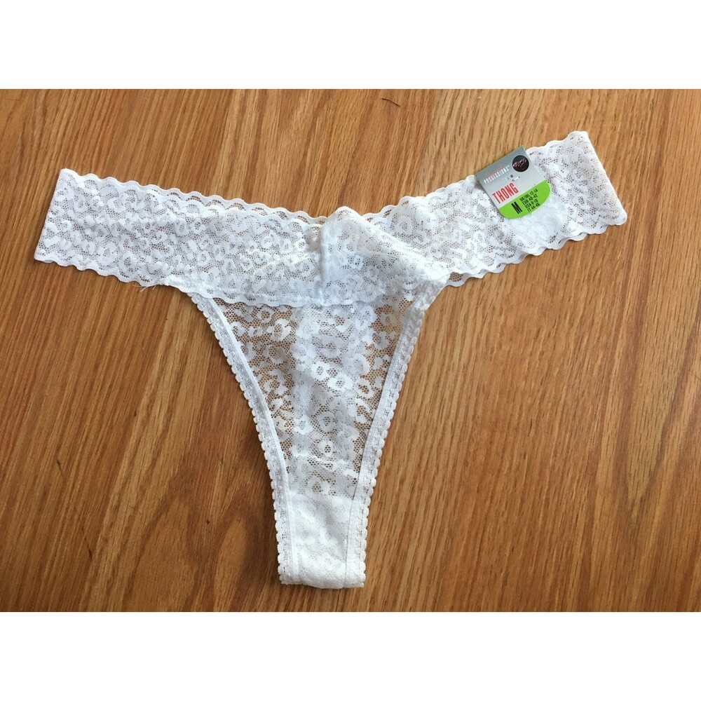 Secret Possessions Lace thong Medium NWT
